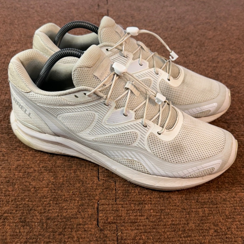 B- Merrell Moab Flight Mens 9 Trail Running gym Shoes White Cream Bungee J066811